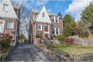 811 E Mermaid Ln, Glenside, PA 19038