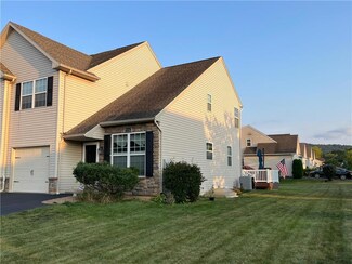 7736 Barrow Dr, Macungie, PA 18062