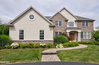 5 Sundance Ln, Albany, NY 12211