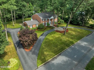 30 Longwood Dr, Saratoga Springs, NY 12866