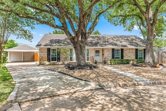 1723 Shadow Bend Dr, Houston, TX 77043