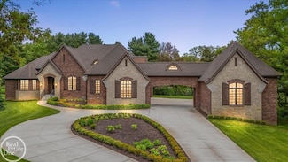 60330 Mount Vernon Rd, Rochester, MI 48306