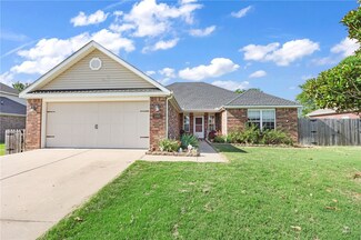 11921 Club House Pkwy, Farmington, AR 72730