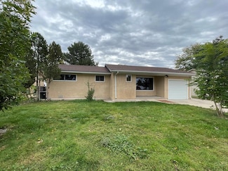 36 Scotland Rd, Pueblo, CO 81001