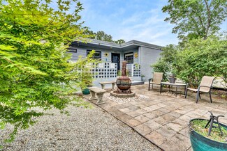 8205 College Dr, Roanoke, VA 24019