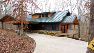 2076 White Bluff Rd, Burns, TN 37029