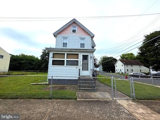 72 Elm St, Salem, NJ 08079
