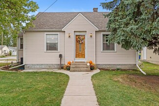 719 E Monitor St, Crown Point, IN 46307