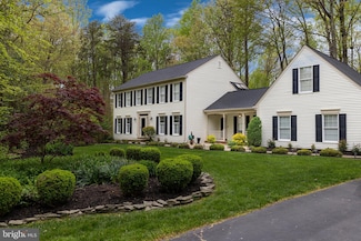 7418 S Reach Dr, Fairfax Station, VA 22039