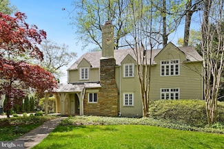 8012 Hampden Ln, Bethesda, MD 20814