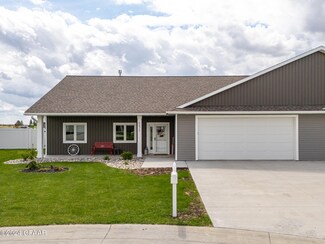 5672 Dahl Cir, Grand Forks, ND 58201