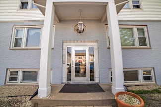 9444 Kelvin Ln Unit 3211, Schiller Park, IL 60176