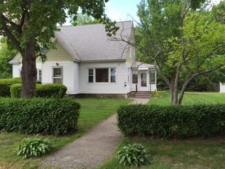 17 Monfort St, Worcester, MA 01604