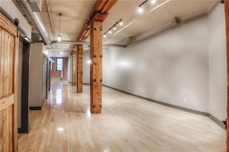 200 Main St Unit 114, Kansas City, MO 64105