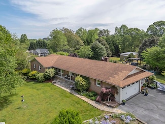 301 Spring Valley Rd, Inman, SC 29349