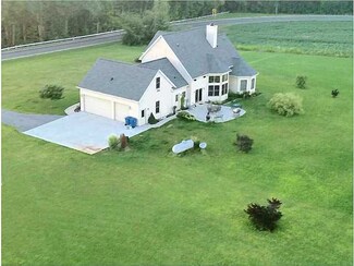 5401 Lose Rd, Monclova, OH 43542