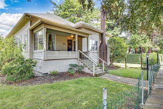436 Lincoln St, Port Townsend, WA 98368