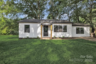 1739 16th St NE, Hickory, NC 28601