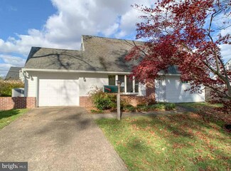 70 Verdant Rd, Levittown, PA 19057