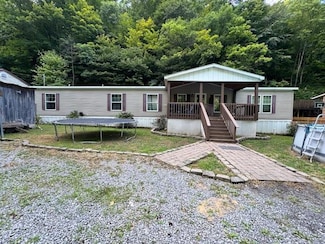 8498 Interstate Hwy, Iaeger, WV 24844
