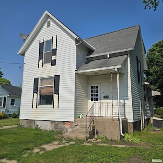 303 S 7th St, Wyoming, IL 61491