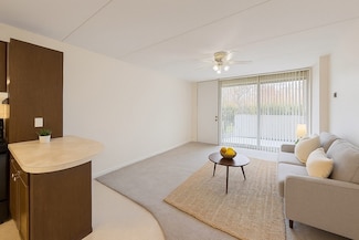 200 Swanton St Unit T28, Winchester, MA 01890