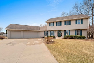 W2525 Clover Downs Ct, Appleton, WI 54915