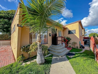 3915 E 11th St, Long Beach, CA 90804