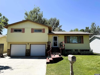 1908 Gregg Ave, Worland, WY 82401