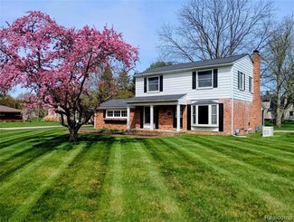 8161 Twilight Dr, Brighton, MI 48116