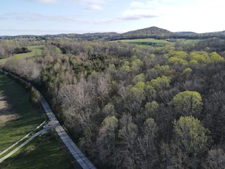 999-B Spiro Rd, Mount Vernon, KY 40456