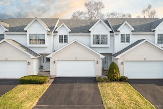 675 Barlina Rd, Crystal Lake, IL 60014