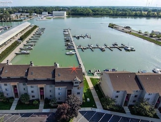 509 W Lakeshore Dr Unit A5, Port Clinton, OH 43452