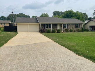 407 W Brighton Ave, Muscle Shoals, AL 35661