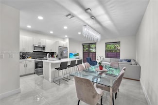 15850 NW 91st Ct, Miami Lakes, FL 33018