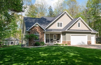 859 S Crooked Tree Ln, Midland, MI 48640