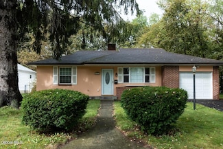 903 8th Ave, Troy, NY 12182