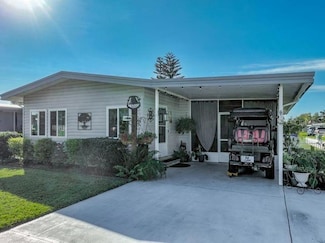 1359 Windsor St, Tavares, FL 32778