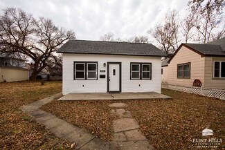 426 Blunt St, Clay Center, KS 67432