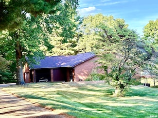 304 Carobeth Cir, Jacksonville, IL 62650