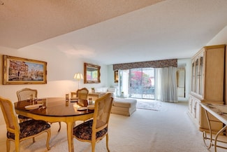 168 Place Ln, Woburn, MA 01801