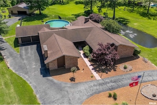 415 E Reichert Dr, Marion, IL 62959