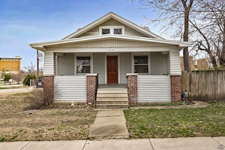 1020 SW Mulvane St, Topeka, KS 66604