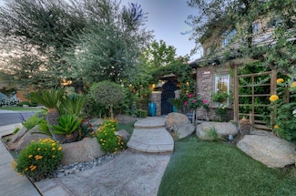 71 Omaha Ave, Clovis, CA 93619