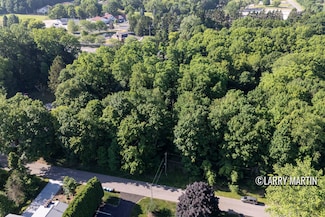 387 Fremont St, Douglas, MI 49406