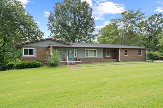 625 Lakeland Dr, Dover, TN 37058
