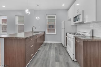 10 Walter Place, Irvington, NJ 07111