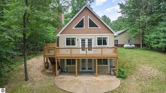 7501 Lakeview Dr, Harrison, MI 48625