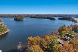 450 Bass Lake Rd, Traverse City, MI 49685