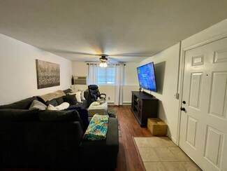 3 Maple Crest Cir Unit B, Holyoke, MA 01040
